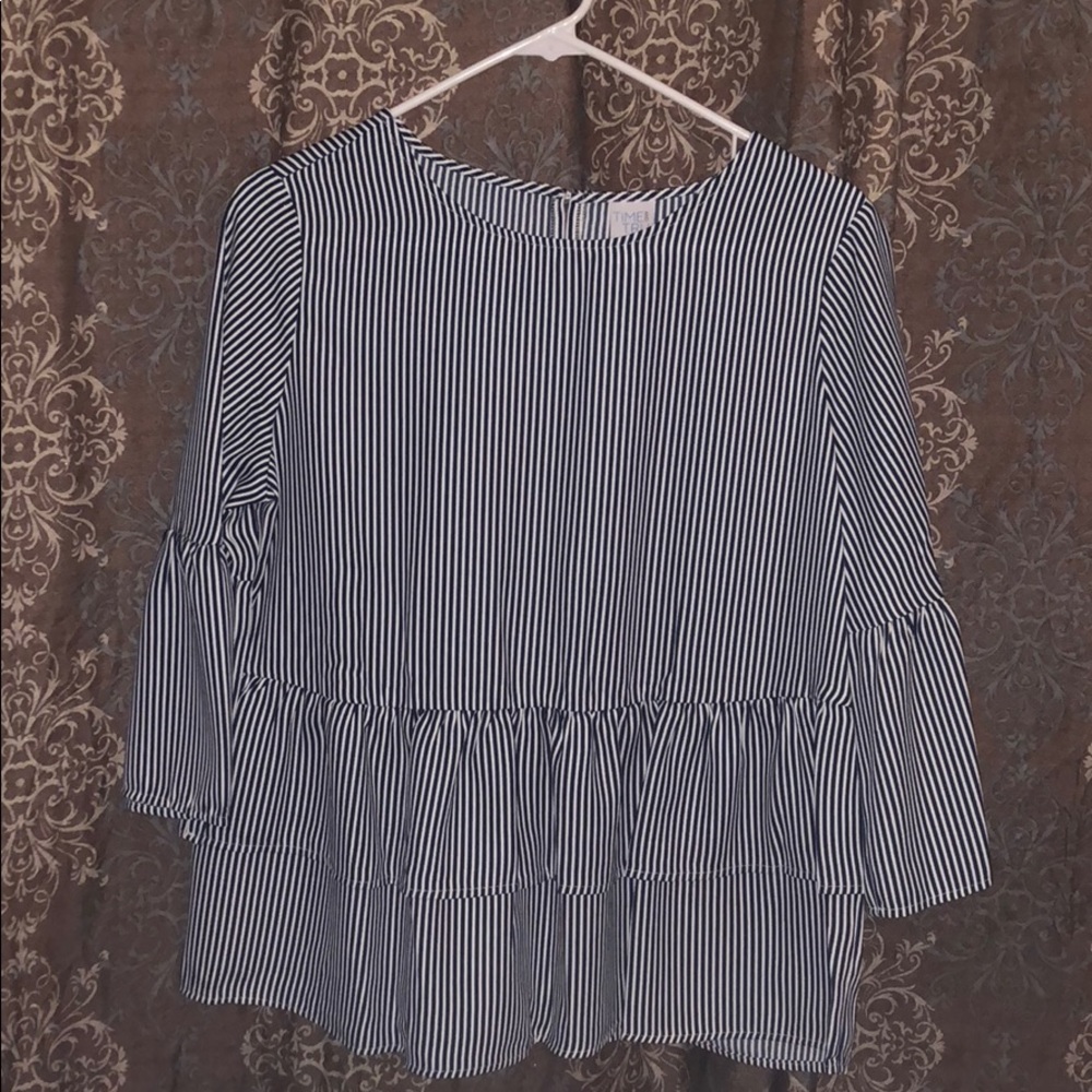 Ruffle bottom/ bell sleeve stripe shirt